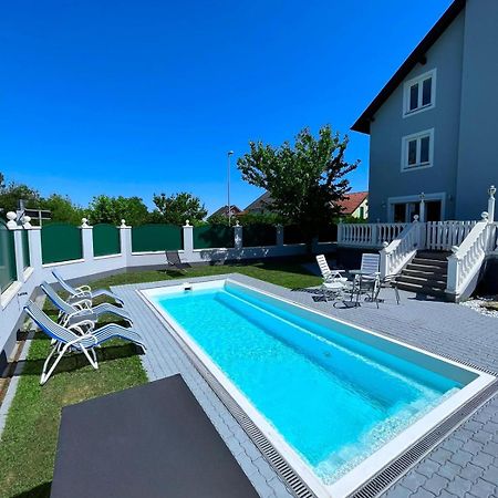 Luxurioeses Apartment Mit Pool Вена Экстерьер фото