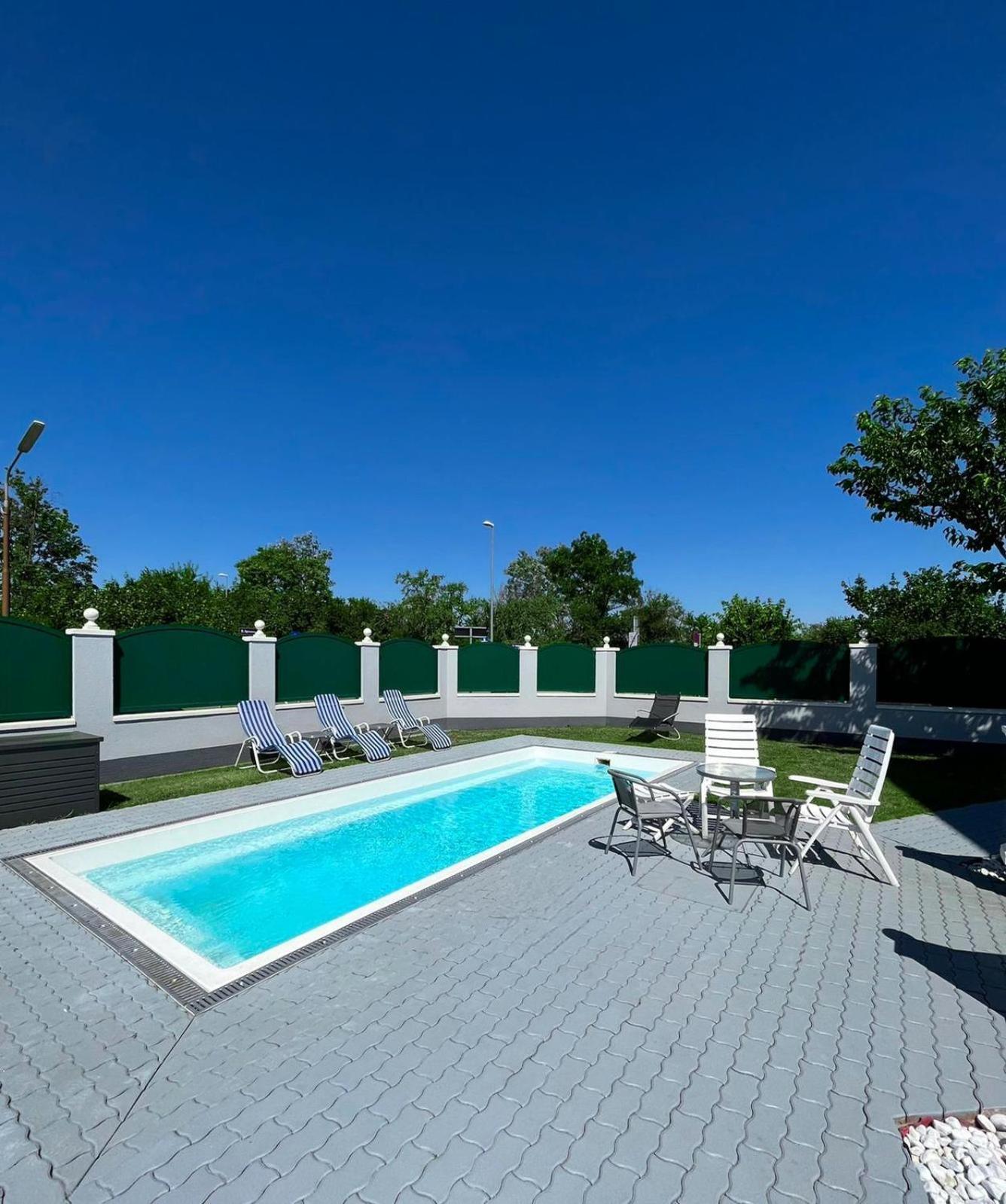 Luxurioeses Apartment Mit Pool Вена Экстерьер фото